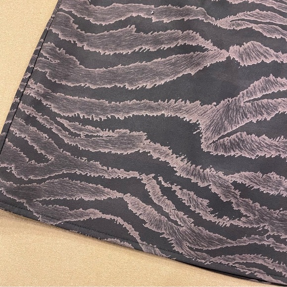 White Fox Boutique Love On Top Zebra Mini Skirt Size XL New With Tag - Picture 2 of 12